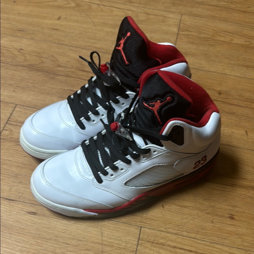 Jordan 5 Retro Fire Red Black Tongue (2013)
